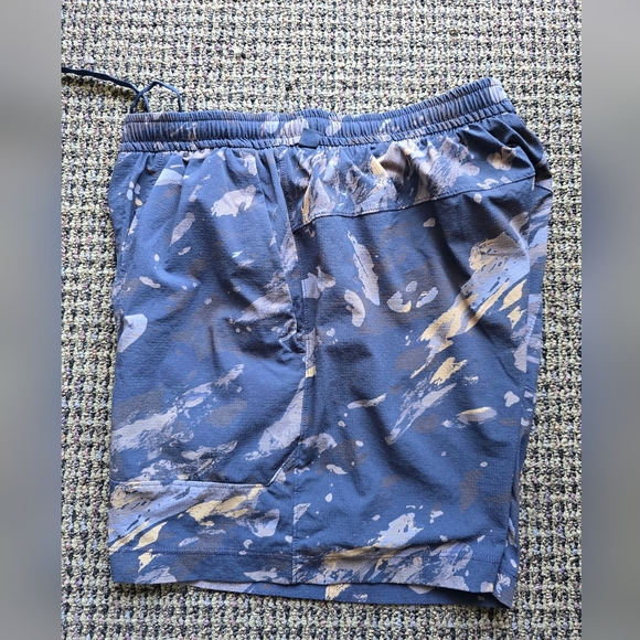 lululemon athletica Blue and Tan Athletic Shorts - Picture 4 of 7